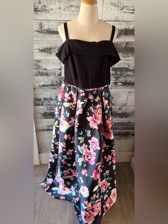 Signature by Sangria Dresses & Skirts - NWT Sangria Black Floral Dress with Pink Blooms